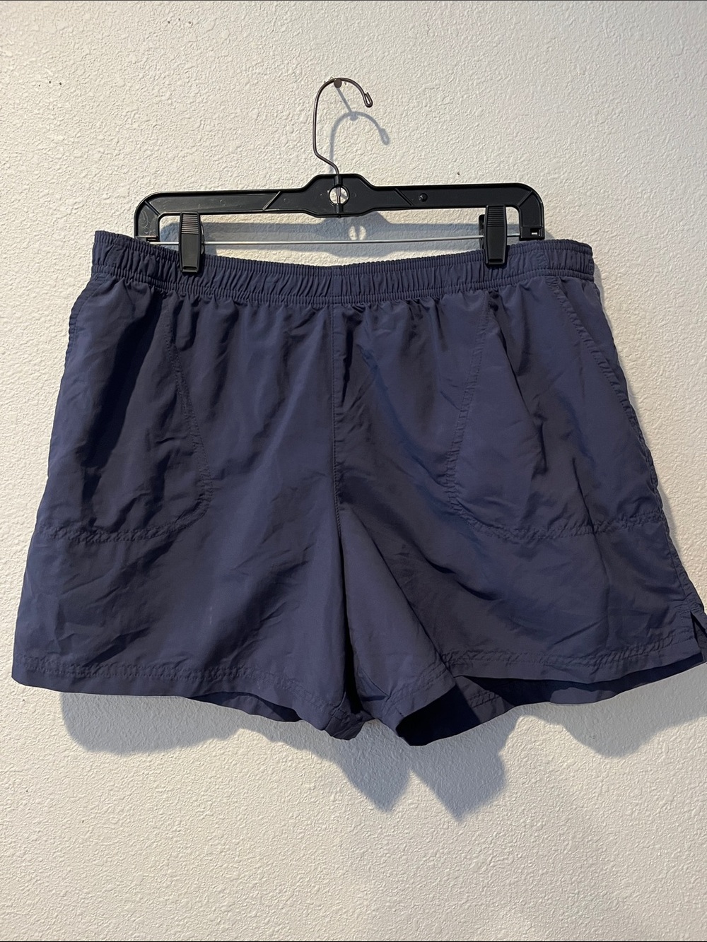 Columbia Women’s Navy Elastic Waist outdoor Shorts
Sz XL